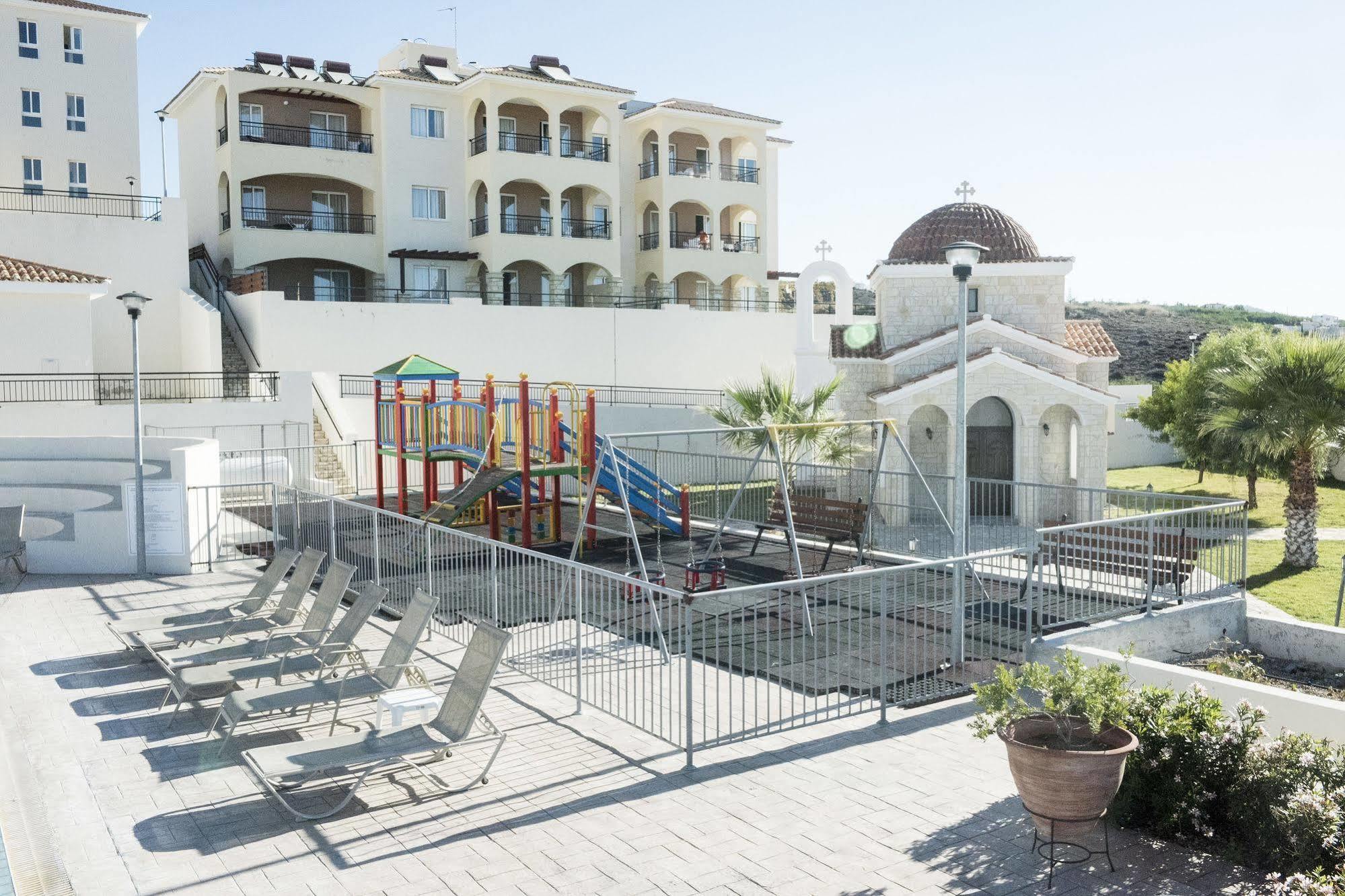 Club St. George (Adults Only) Trimitusa Exterior foto